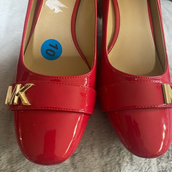 Michael Kors Patent leather shoes - Picture 8 of 11